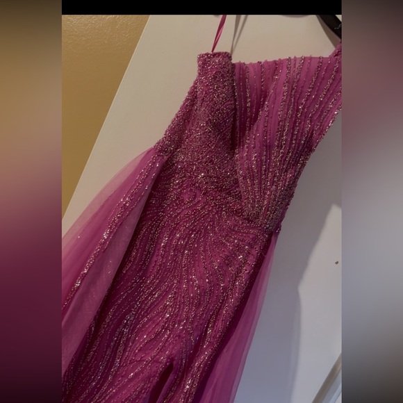 Dress, new - Picture 5 of 6